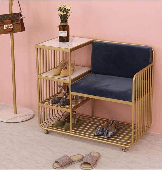 Metal shoe rack with velvet cushions