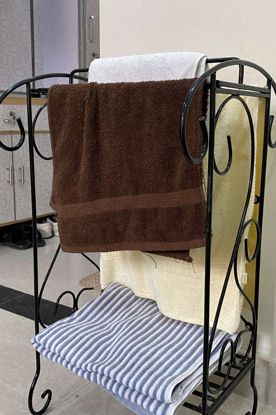 Towel stand in wrought iron
