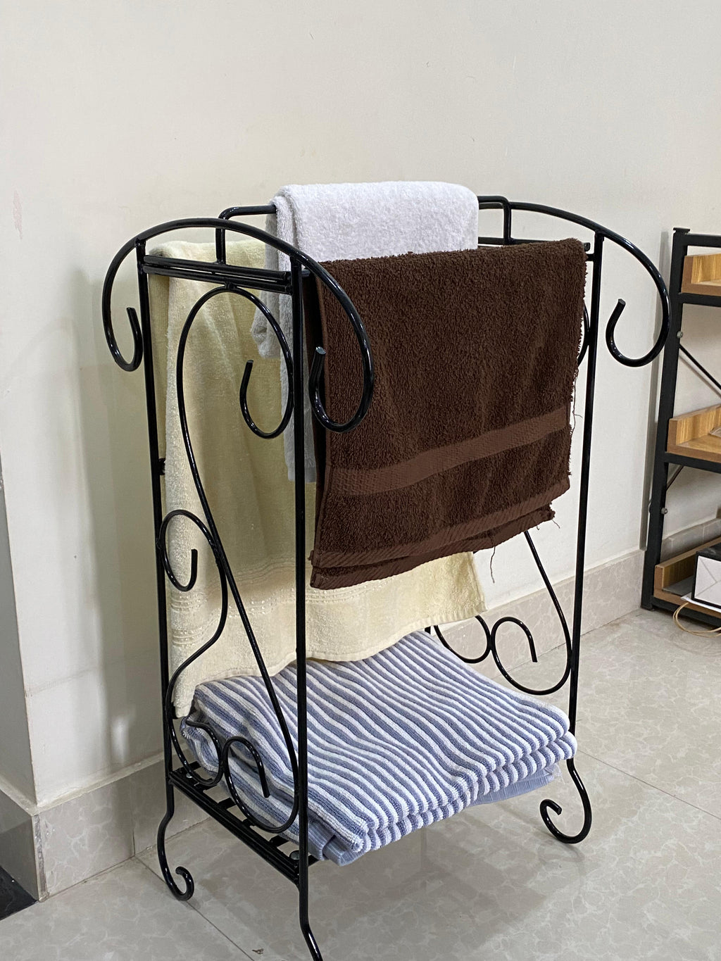 Towel stand in wrought iron