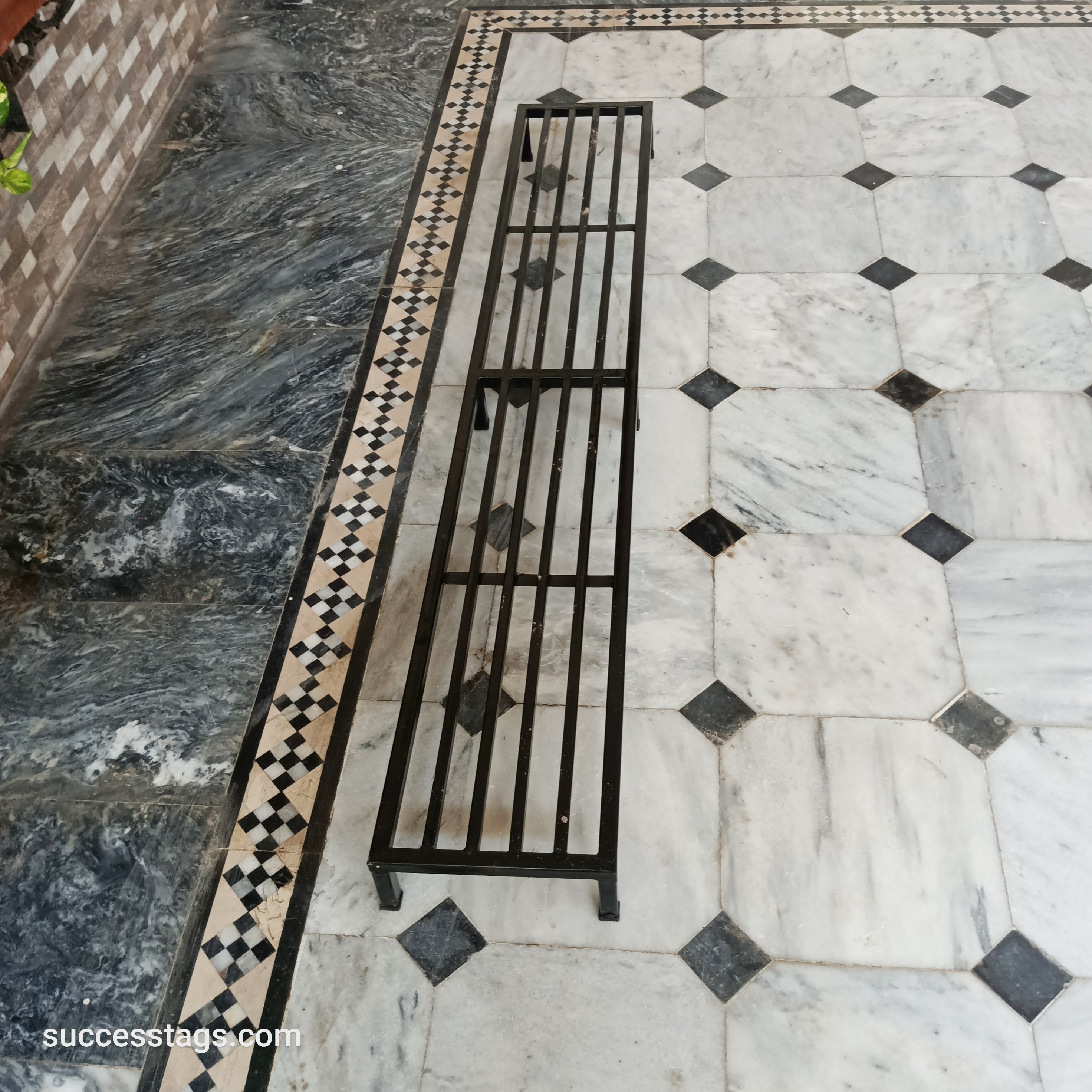 5 ft Heavy Duty Single Tier Metal Stand