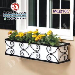 Wall Hanging planters by Decorium Metal art decoration in Pakistan